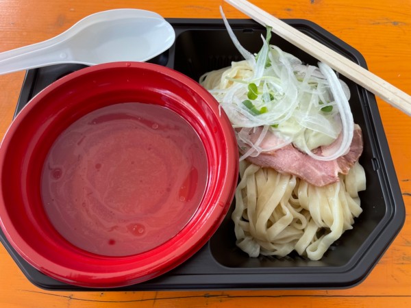 「【セキレイ〜NIBOSHI no D5】鯛出汁わさびクリーミ」@大つけ麺博 Presents 日本ラーメン大百科の写真