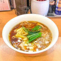 生姜醤油ワンタン麺+タマネギ