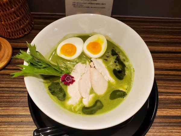「京都宇治の抹茶鶏白湯 味玉付き」@麺屋 ICHIZANの写真