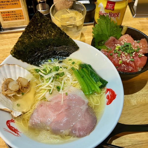 「しじみとホタテの塩らーめん＋本日の漬丼＋ハイボール」@ウミのチカラの写真