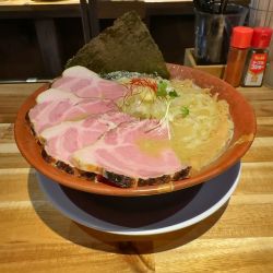 濃厚牡蠣らぁ麺+チャーシュー