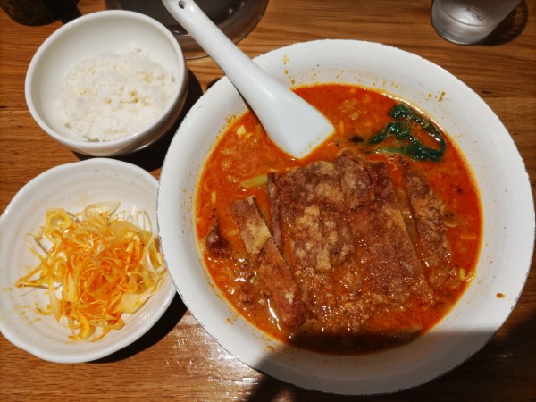 「大麦三元豚排骨担々麺·辛ネギ·サービス小ライス」@Renge no Gotokuの写真