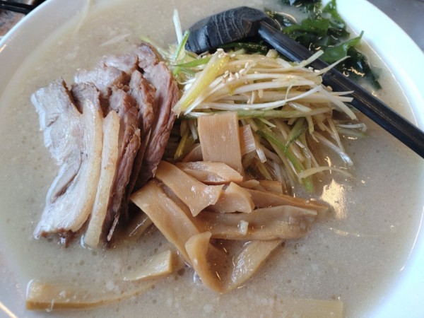 「ネギメンマチャーシュー中」@ニューラーメンショップ主水の写真