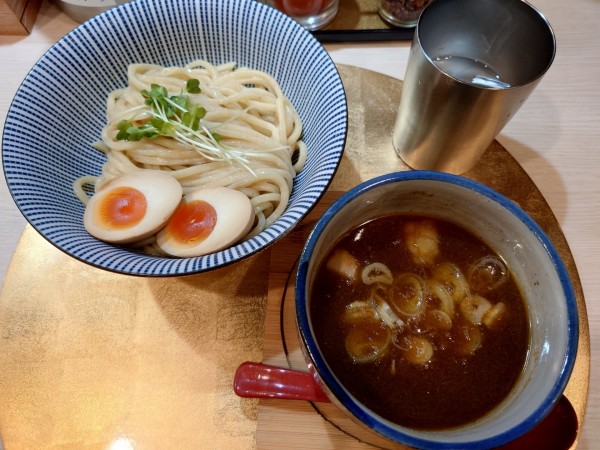 「味玉濃厚つけ麺(麺少なめ、1050円)」@麺屋 音 南越谷店の写真
