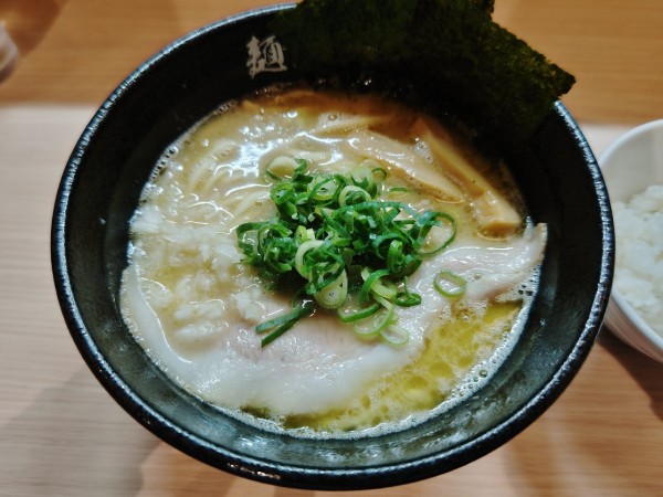「濃厚豚骨醤油ラーメン」@麺じやの写真