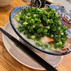 博多とんこつ　ネギ山盛りトッピング