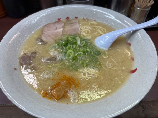 「ラーメン＋替え玉（800＋150円）」@博多長浜らーめん みよしの写真