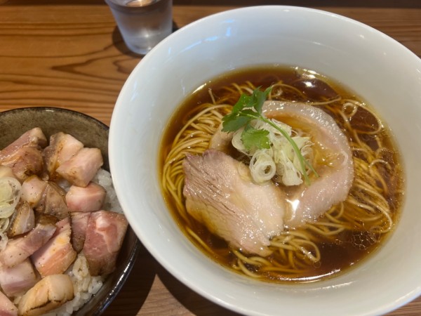 「醤油らぁめん+焼豚ごはん(1000+400円)」@らぁ麺や ふぢとらの写真
