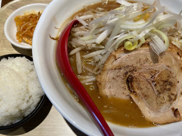 「味噌らーめん／野菜まし（1,050円）＋半ライス（無料）」@らーめん 蓮の写真