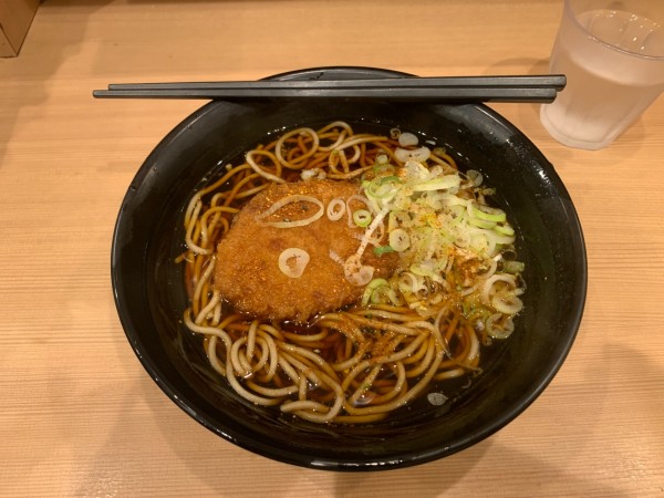 「コロッケそば 460円」@大江戸そば 浜松町店の写真