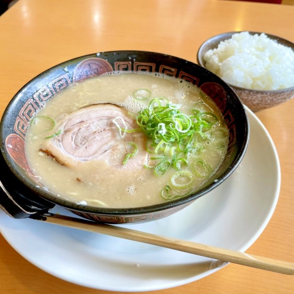 「長浜らーめん🍜」@博多長浜らーめん 夢街道 橿原神宮前店の写真