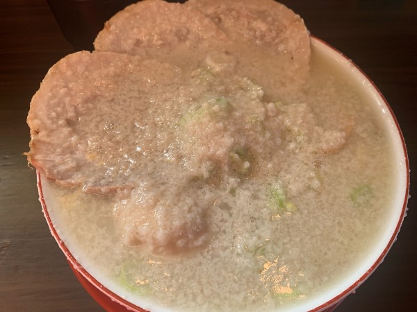 「濃厚背脂ラーメン全部乗せ　背脂多め」@背脂らーめん 背脂チャチャチャの写真