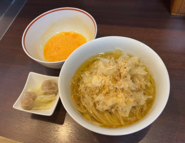 「【限定】まぜそば＋ワンタン」@とものもとの写真