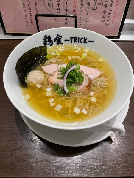 「塩らーめん」@鶏喰～TRICK～の写真