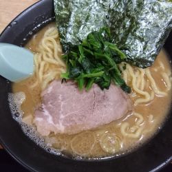 醤油ラーメン（880円）