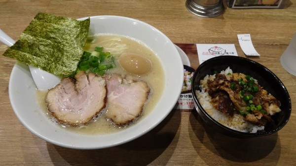 「味玉Wちゃーしゅー麺（1,020円）＋ミニ丼（300円）」@らーめん専門店 小川 高幡不動店の写真