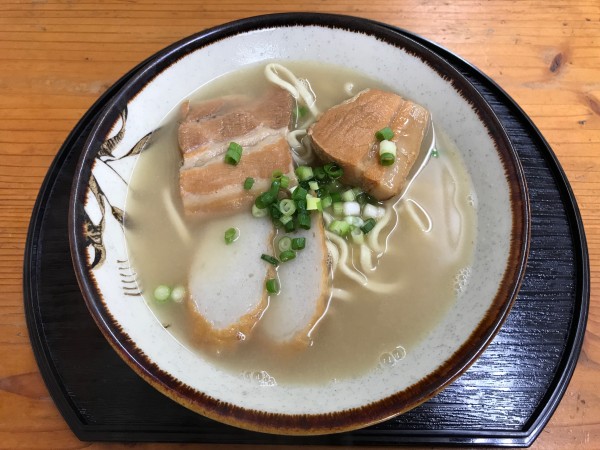 「沖縄そば 並　600円」@そば処 くんちの写真