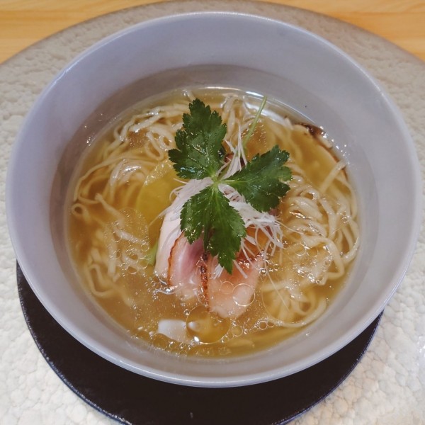 「鴨と鶏と松茸の中華蕎麦。【塩・手揉み】1800円」@中華蕎麦 鳴神食堂の写真