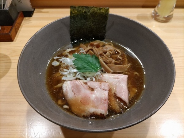 「中華そば（並）・手もみ平打ち麺」@自家製麺 ロビンソンの写真
