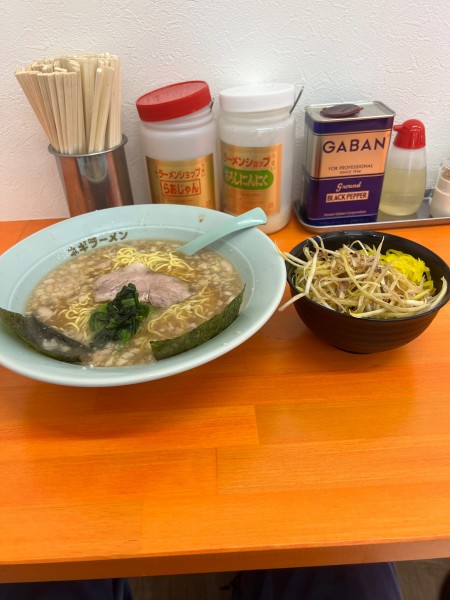 「モーニングサービスラーメン480円ネギ丼330円」@ラーメンショップ椿 春日部備後店の写真