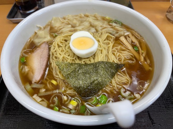 「ワンタン麺  大」@らーめん どんぐりの写真