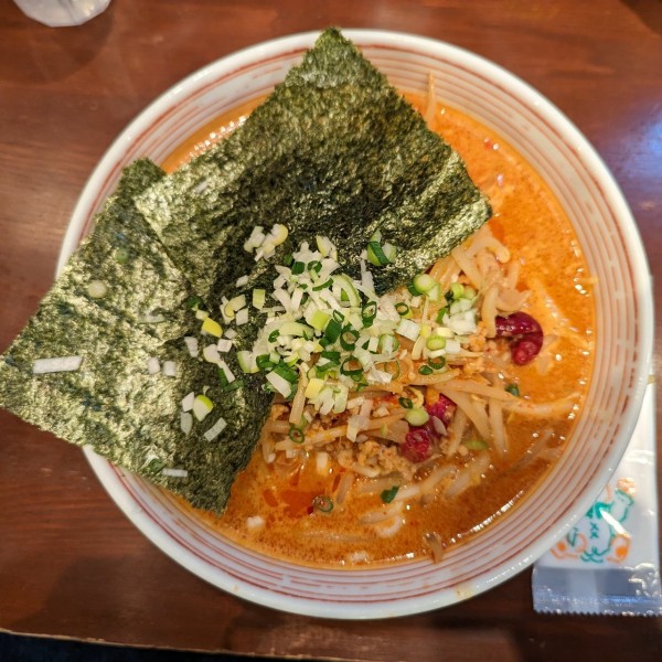 「辛味噌ラーメン　¥1100」@ダブルハピネスダイニングの写真