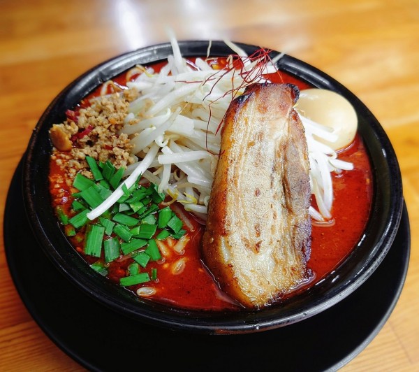 「しびれベトコン誤爆」@ラーメン・つけ麺 爆王の写真