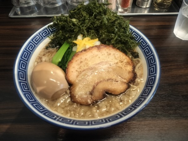 「烏賊背脂煮干中華そば(海苔)」@錦糸町中華そば さん式の写真