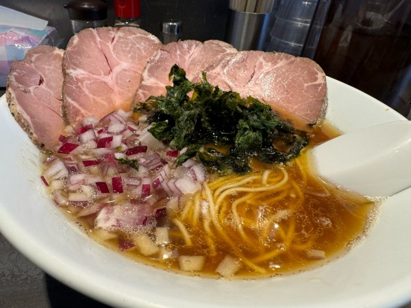 「淡麗＋チャーシュー」@麺や べらぼうの写真