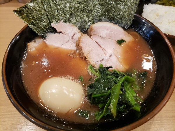 「特製ラーメン並、硬め少なめ」@横浜家系ラーメン 武虎家 尾山台店の写真
