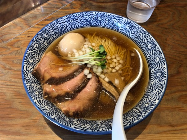 「山椒薫る煮干しそば 950円」@麺也 時しらずの写真