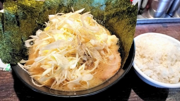 「ネギチャーシューめん+海苔増し＋半ライス」@らーめん 半蔵の写真