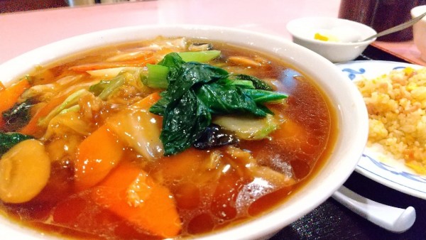 「#五目そば #半チャーハン #850円」@萬新菜館の写真