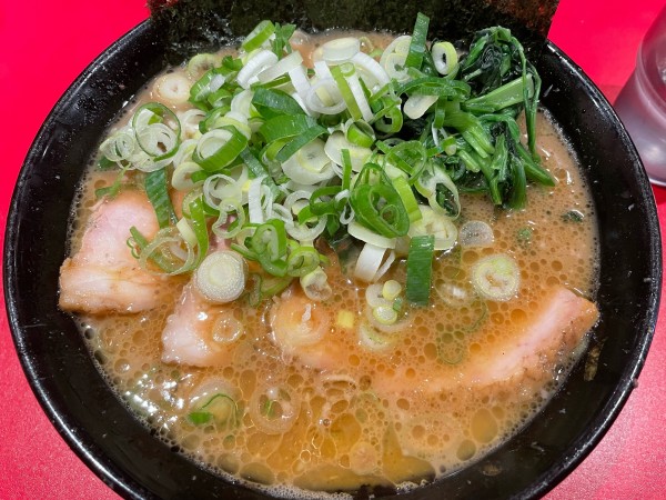 「チャーシュー麺薬味ネギトッピング」@厚木家の写真