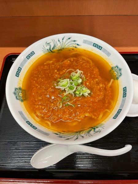 「温玉旨辛ラーメン(690円)期間限定」@日高屋 鶴見西口店の写真