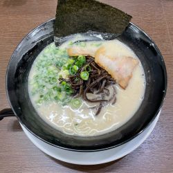 白とんこつ(760円)