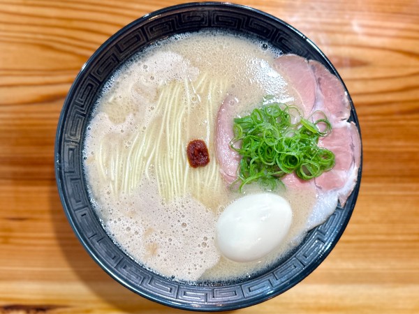 「★豚骨ラーメンと汁なし坦々麺セット🍜¥1,000」@むかんの写真