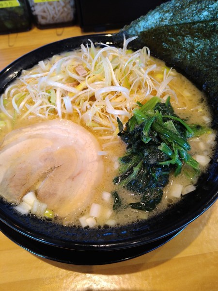 「醤油ラーメン」@横浜家系ラーメン 飛龍家の写真