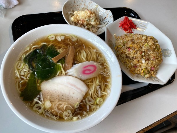 「ミニ炒飯・ら～めんセット 880円」@松竹の写真