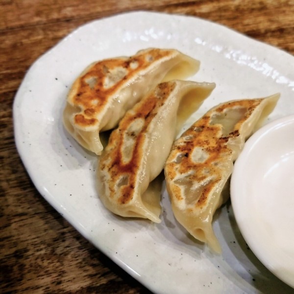「ジューシー餃子３個」@麺家 ゐをりの写真
