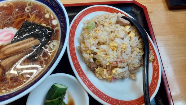 「半炒飯とラーメンセット 1000円」@栄楽飯店の写真
