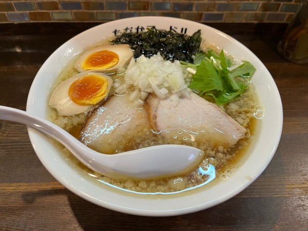 「【限定】さらりとしたタナニボ 背脂煮干醤油(ウェーブ太麺)＋味玉」@たなか青空笑店の写真