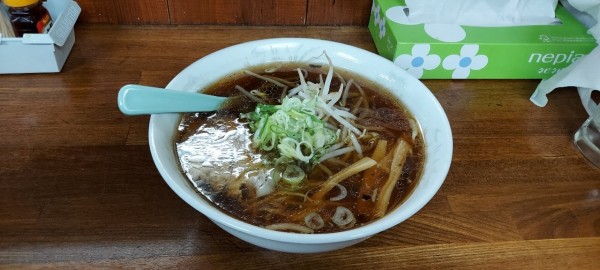 「醤油ラーメン」@支那そば 成屋の写真