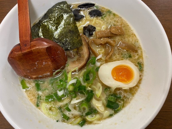 「とんこつ 750円」@ラーメン椿の写真