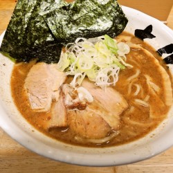 ラーメン(750円)