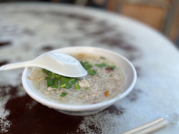 「米粉湯小 40元」@民楽旗魚米粉湯の写真