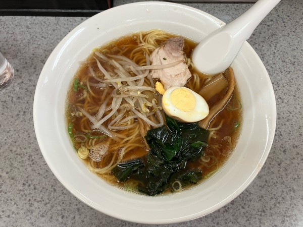 「ラーメン半チャーハンセット(麺大盛) 950円」@まるよしの写真