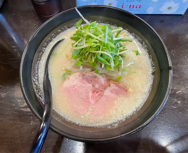 「白（牡蠣）＋ダンクライス」@らーめん砦 研究所の写真