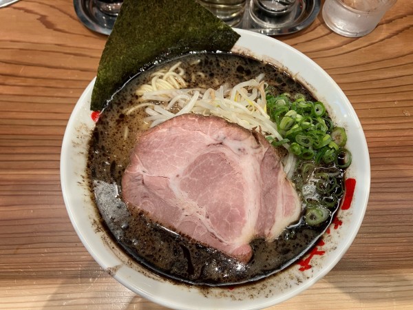 「ラーメン680円」@なんつッ亭  町田店の写真