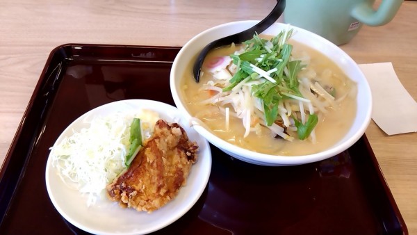 「濃厚タンメン(無料野菜増し)」@埼玉タンメン山田太郎  大和田店の写真